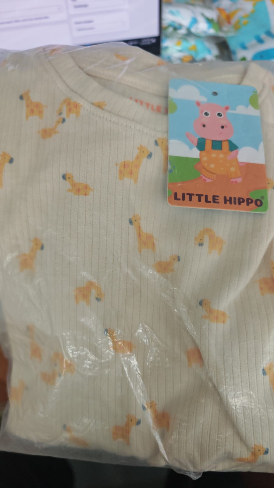 Yellow Dorio Giraffe